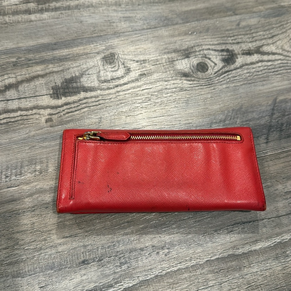Prada Milano Red Saffiano Lux Leather Logo Flap Continental Wallet - Picture 4 of 16